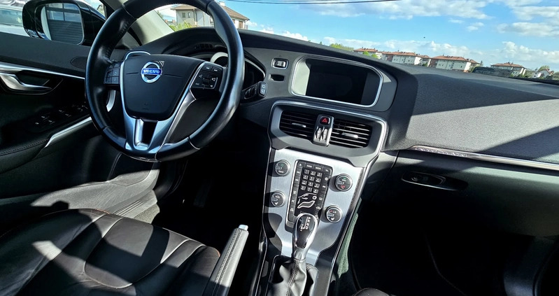 Volvo V40 cena 69900 przebieg: 144000, rok produkcji 2015 z Katowice małe 172